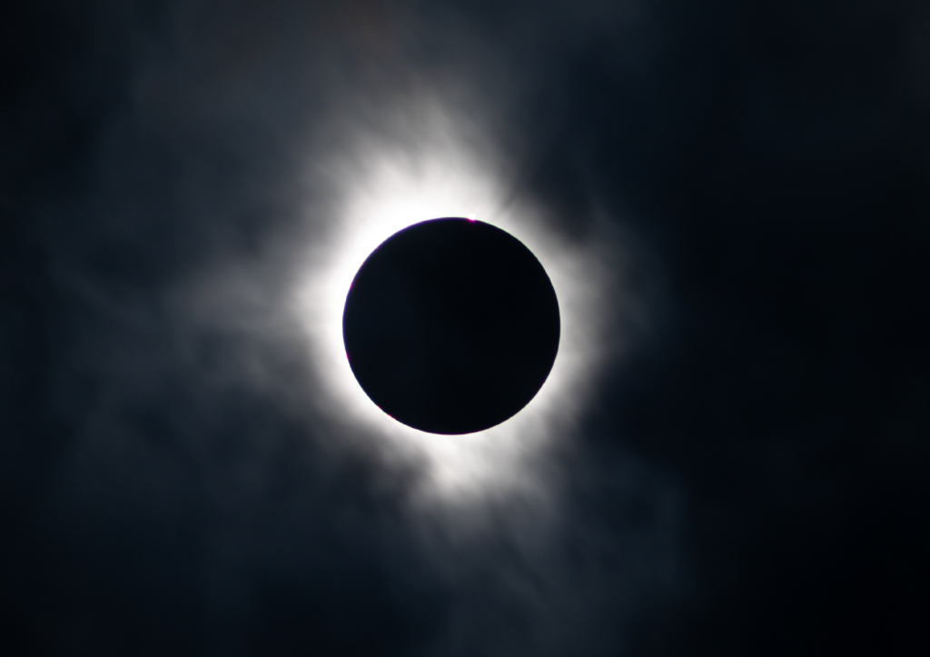 L’éclipse totale de 2024 a doublé les dépenses de consommation à Niagara Falls et à Hamilton